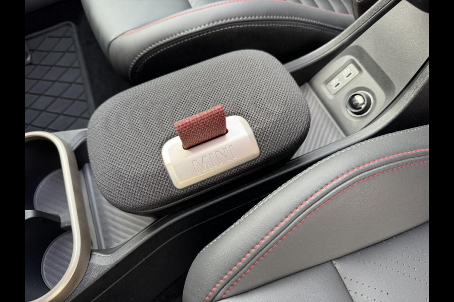 MINI Mini 2.0 JCW John Cooper Works XL Adaptive cruise Climate Cruise Pano 360 camera Navi Apple / Android Stoel-/stuurverwarming