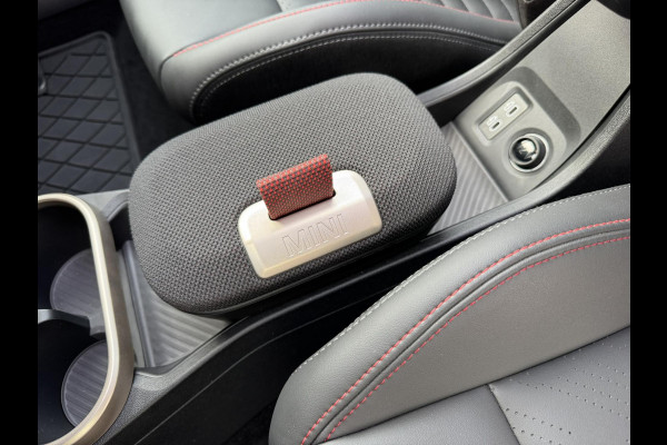 MINI Mini 2.0 JCW John Cooper Works XL Adaptive cruise Climate Cruise Pano 360 camera Navi Apple / Android Stoel-/stuurverwarming