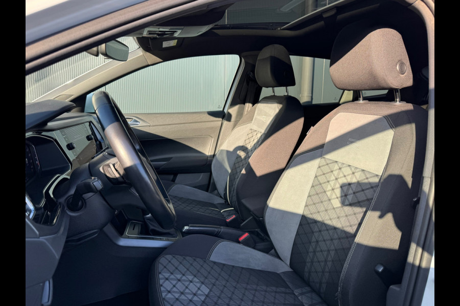 Volkswagen Taigo 1.0 TSI Automaat R-Line * Panorama * Virtual Cockpit * 18 Inch Velgen *