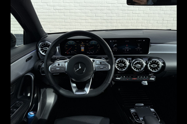 Mercedes-Benz A-Klasse 200 Business Solution AMG | Pano | Ambient Light | LED | CarPlay | 19 inch