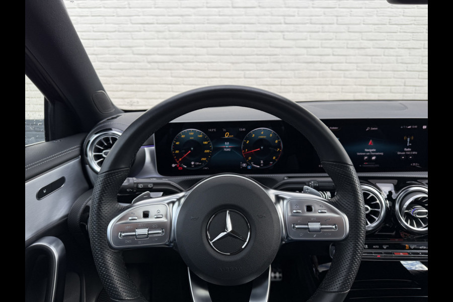 Mercedes-Benz A-Klasse 200 Business Solution AMG | Pano | Ambient Light | LED | CarPlay | 19 inch