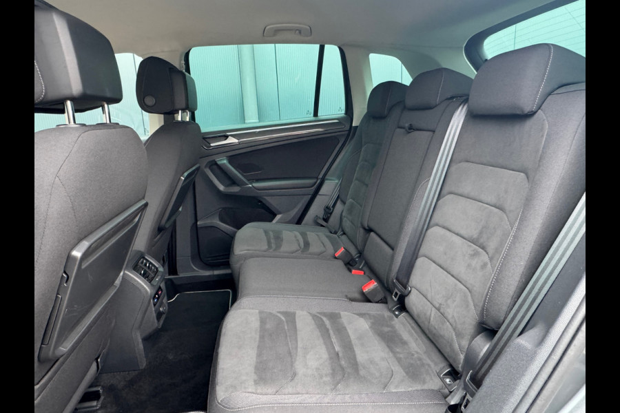 Volkswagen Tiguan 1.4 TSI Automaat R-Line * Led Plus * Camera * Stoelverwarming * Adaptieve Cruise Control *