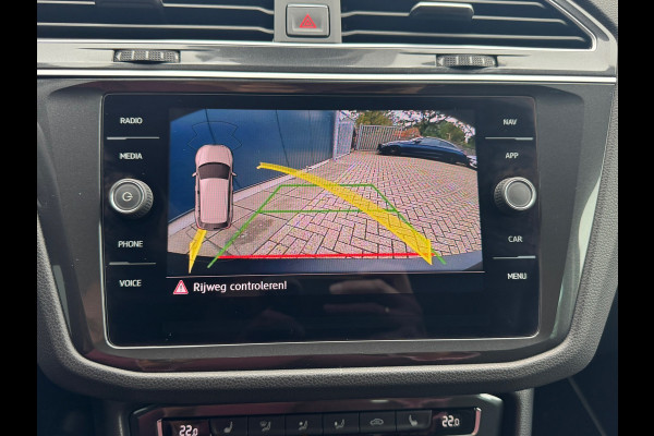 Volkswagen Tiguan 1.4 TSI Automaat R-Line * Led Plus * Camera * Stoelverwarming * Adaptieve Cruise Control *