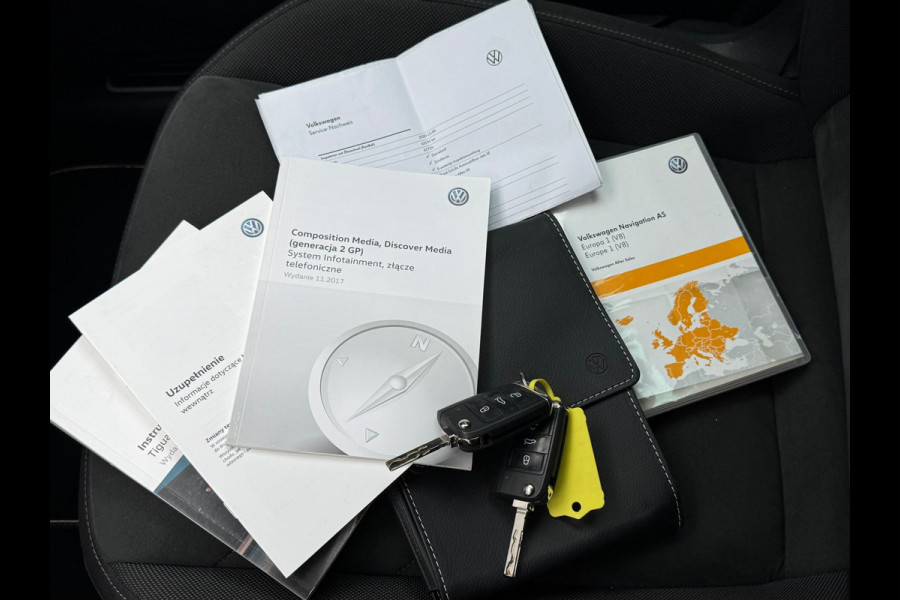 Volkswagen Tiguan 1.4 TSI Automaat R-Line * Led Plus * Camera * Stoelverwarming * Adaptieve Cruise Control *