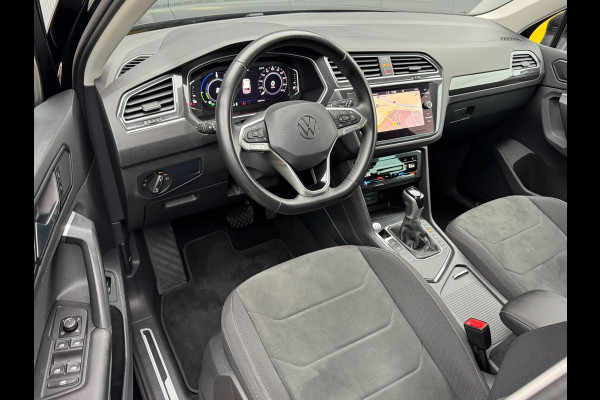 Volkswagen Tiguan 1.4 TSI eHybrid Elegance * Trekhaak * Stoelverwarming * Camera * Keyless *