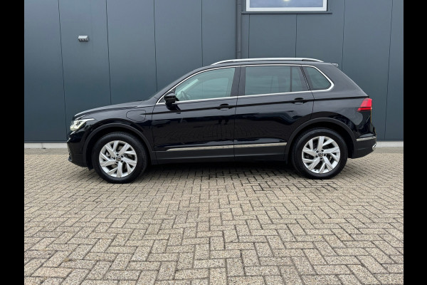 Volkswagen Tiguan 1.4 TSI eHybrid Elegance * Trekhaak * Stoelverwarming * Camera * Keyless *