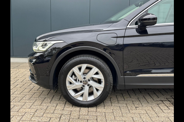 Volkswagen Tiguan 1.4 TSI eHybrid Elegance * Trekhaak * Stoelverwarming * Camera * Keyless *