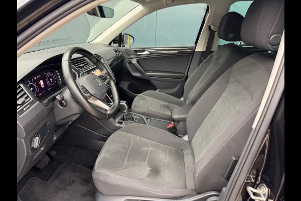 Volkswagen Tiguan 1.4 TSI eHybrid Elegance * Trekhaak * Stoelverwarming * Camera * Keyless *