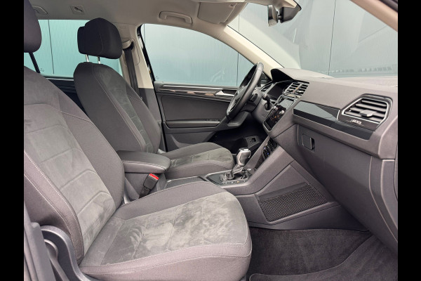 Volkswagen Tiguan 1.4 TSI eHybrid Elegance * Trekhaak * Stoelverwarming * Camera * Keyless *