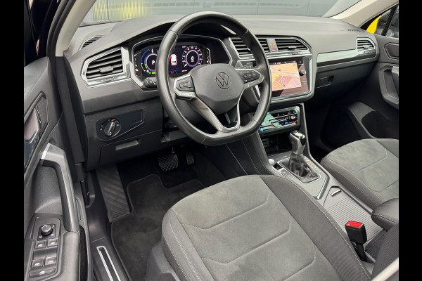 Volkswagen Tiguan 1.4 TSI eHybrid Elegance * Trekhaak * Stoelverwarming * Camera * Keyless *