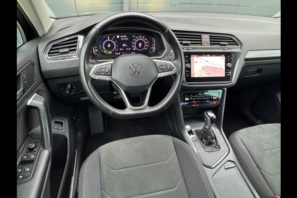 Volkswagen Tiguan 1.4 TSI eHybrid Elegance * Trekhaak * Stoelverwarming * Camera * Keyless *