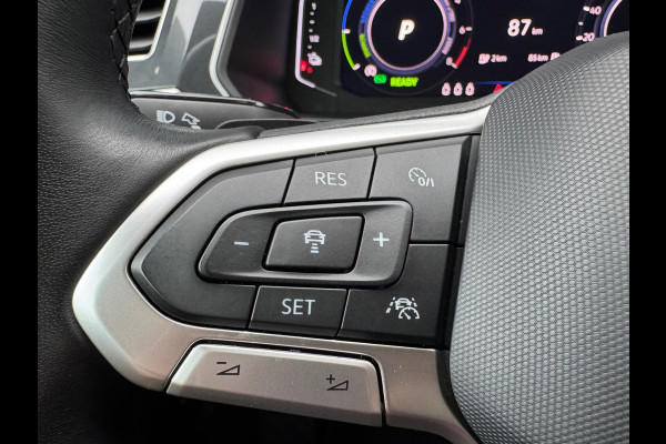 Volkswagen Tiguan 1.4 TSI eHybrid Elegance * Trekhaak * Stoelverwarming * Camera * Keyless *