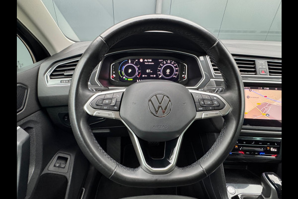 Volkswagen Tiguan 1.4 TSI eHybrid Elegance * Trekhaak * Stoelverwarming * Camera * Keyless *
