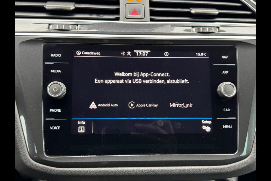 Volkswagen Tiguan 1.4 TSI eHybrid Elegance * Trekhaak * Stoelverwarming * Camera * Keyless *