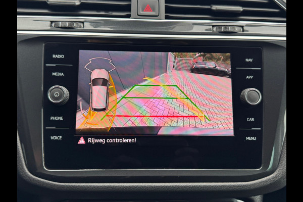 Volkswagen Tiguan 1.4 TSI eHybrid Elegance * Trekhaak * Stoelverwarming * Camera * Keyless *