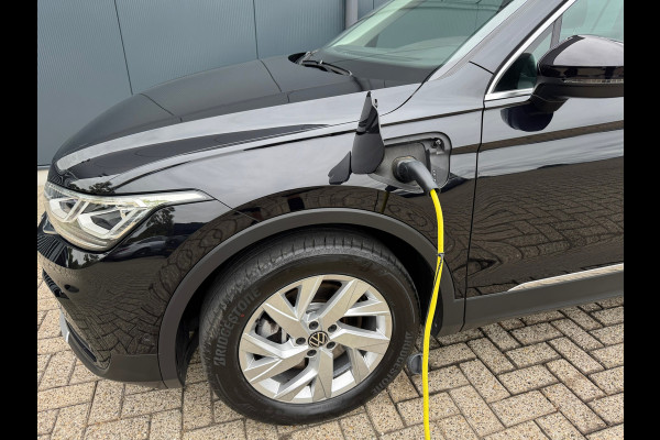Volkswagen Tiguan 1.4 TSI eHybrid Elegance * Trekhaak * Stoelverwarming * Camera * Keyless *