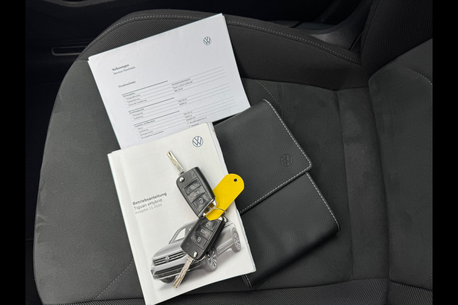 Volkswagen Tiguan 1.4 TSI eHybrid Elegance * Trekhaak * Stoelverwarming * Camera * Keyless *