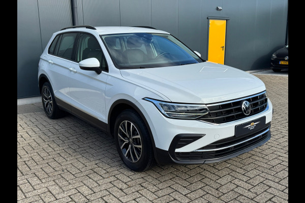 Volkswagen Tiguan 1.4 TSI eHybrid Life * Navigatie * Stoelverwarming * Virtual Cockpit * Adaptieve Cruise Control *