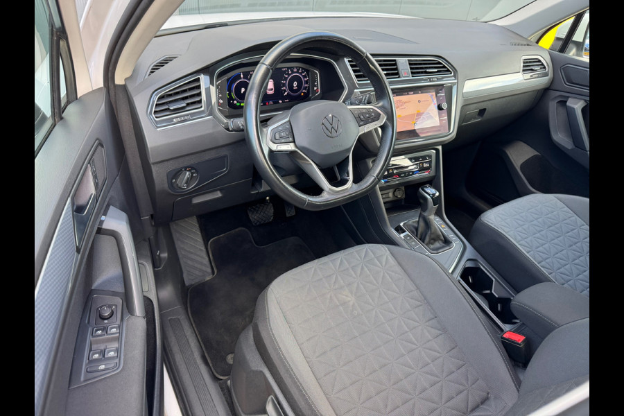 Volkswagen Tiguan 1.4 TSI eHybrid Life * Navigatie * Stoelverwarming * Virtual Cockpit * Adaptieve Cruise Control *