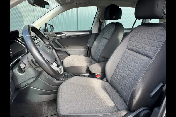 Volkswagen Tiguan 1.4 TSI eHybrid Life * Navigatie * Stoelverwarming * Virtual Cockpit * Adaptieve Cruise Control *