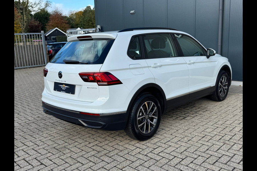 Volkswagen Tiguan 1.4 TSI eHybrid Life * Navigatie * Stoelverwarming * Virtual Cockpit * Adaptieve Cruise Control *