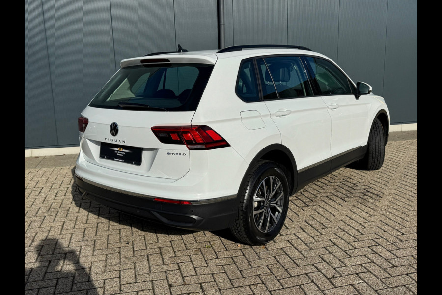 Volkswagen Tiguan 1.4 TSI eHybrid Life * Navigatie * Stoelverwarming * Virtual Cockpit * Adaptieve Cruise Control *