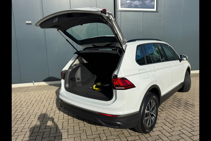 Volkswagen Tiguan 1.4 TSI eHybrid Life * Navigatie * Stoelverwarming * Virtual Cockpit * Adaptieve Cruise Control *