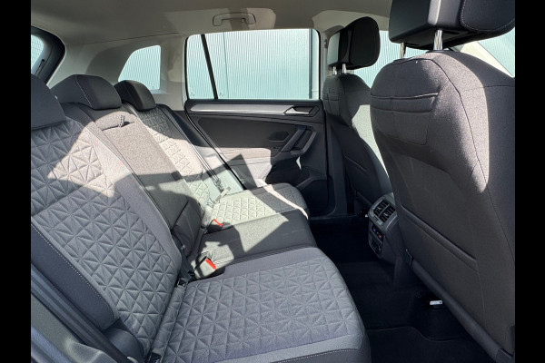 Volkswagen Tiguan 1.4 TSI eHybrid Life * Navigatie * Stoelverwarming * Virtual Cockpit * Adaptieve Cruise Control *