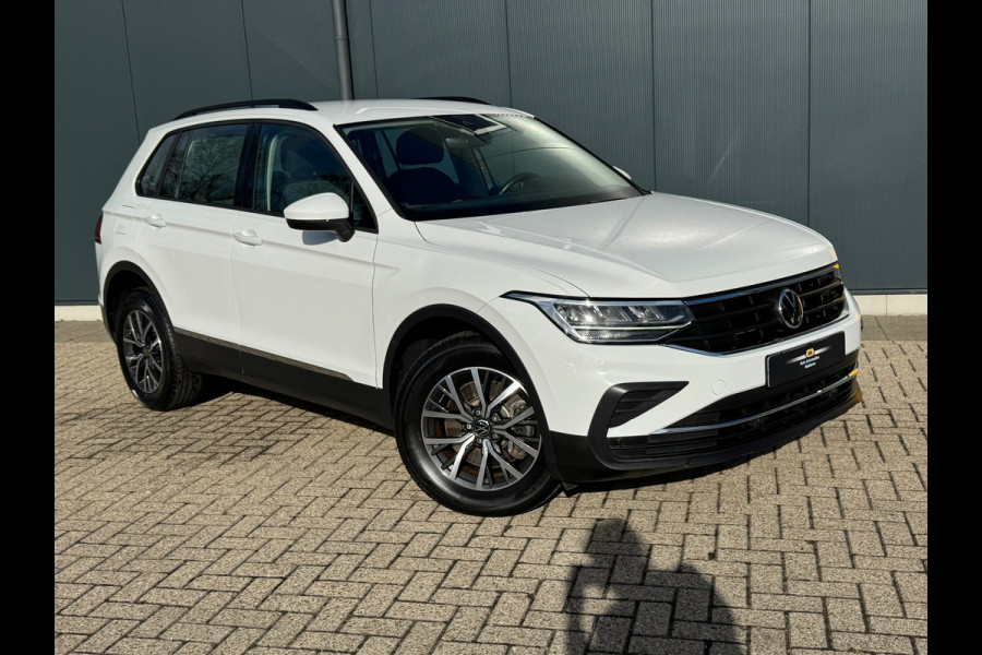 Volkswagen Tiguan 1.4 TSI eHybrid Life * Navigatie * Stoelverwarming * Virtual Cockpit * Adaptieve Cruise Control *