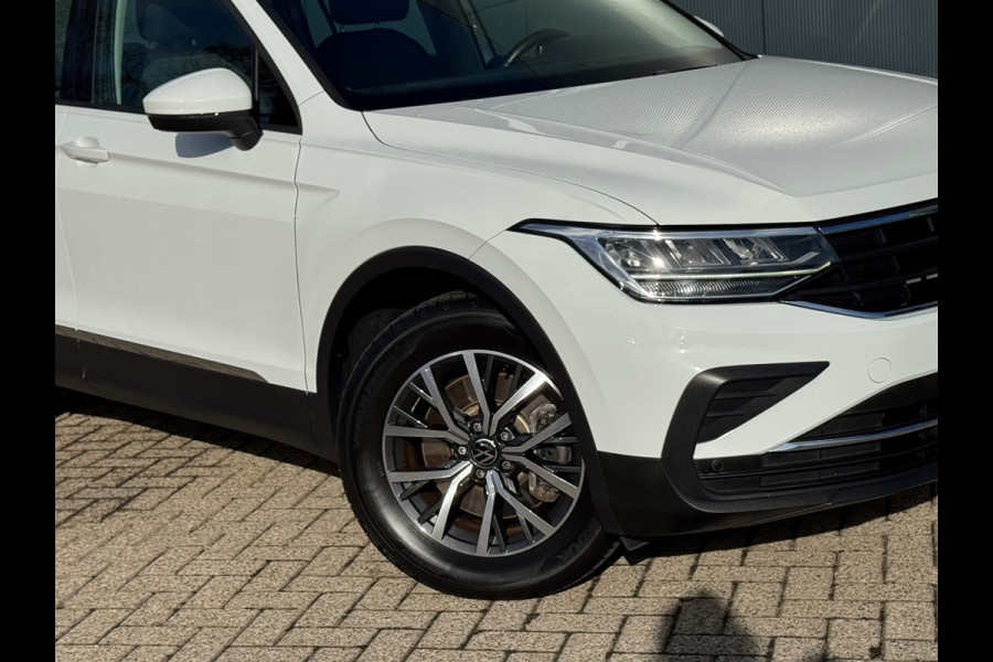 Volkswagen Tiguan 1.4 TSI eHybrid Life * Navigatie * Stoelverwarming * Virtual Cockpit * Adaptieve Cruise Control *
