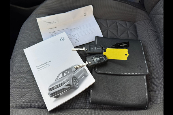 Volkswagen Tiguan 1.4 TSI eHybrid Life * Navigatie * Stoelverwarming * Virtual Cockpit * Adaptieve Cruise Control *