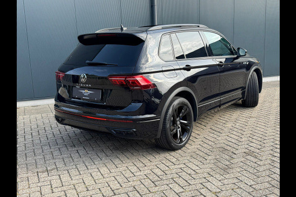 Volkswagen Tiguan 1.5 TSI R-Line Blackstyle * Panorama * Stoelverwarming * Keyless *