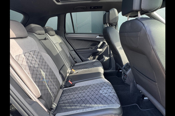 Volkswagen Tiguan 1.5 TSI R-Line Blackstyle * Panorama * Stoelverwarming * Keyless *