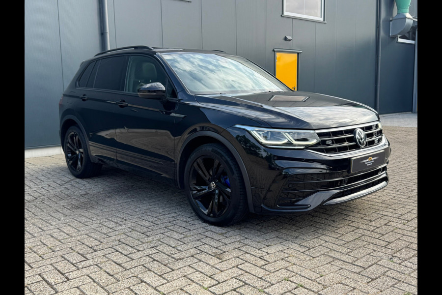 Volkswagen Tiguan 1.5 TSI R-Line Blackstyle * Panorama * Stoelverwarming * Keyless *