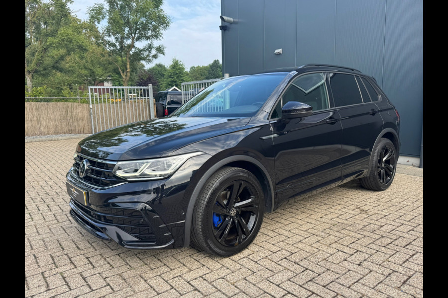 Volkswagen Tiguan 1.5 TSI R-Line Blackstyle * Panorama * Stoelverwarming * Keyless *