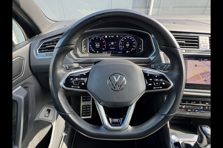 Volkswagen Tiguan 1.5 TSI R-Line Blackstyle * Panorama * Stoelverwarming * Keyless *