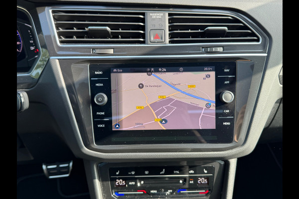 Volkswagen Tiguan 1.5 TSI R-Line Blackstyle * Panorama * Stoelverwarming * Keyless *