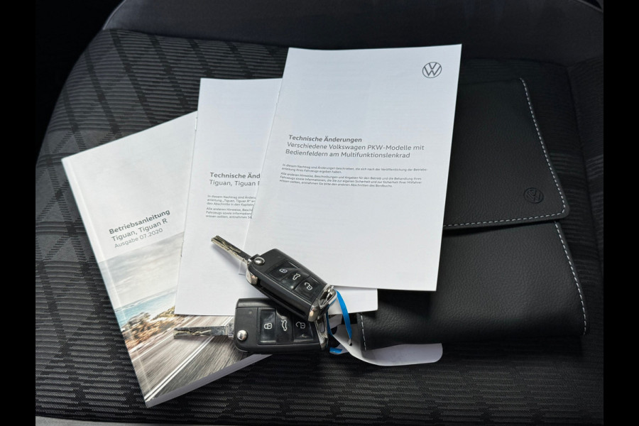 Volkswagen Tiguan 1.5 TSI R-Line Blackstyle * Panorama * Stoelverwarming * Keyless *