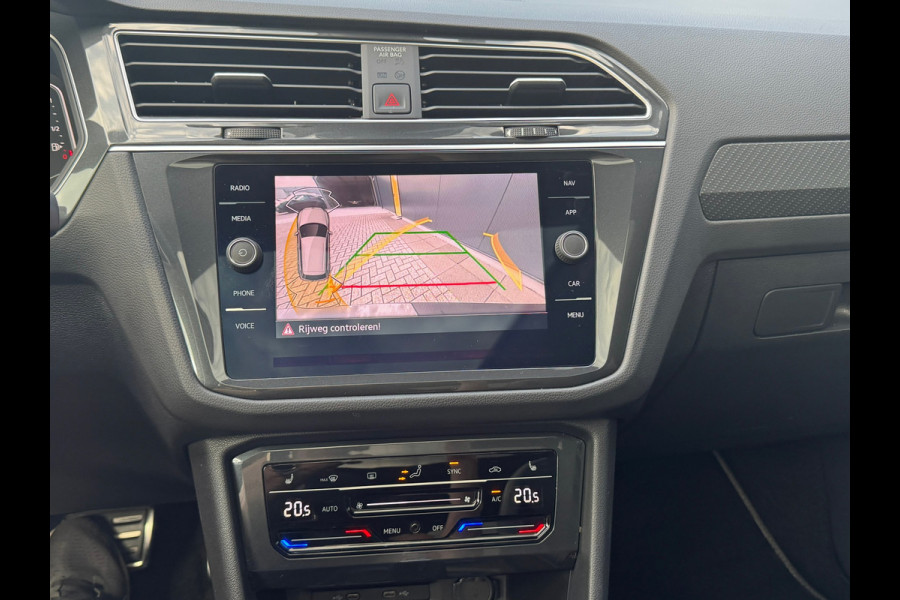 Volkswagen Tiguan 1.5 TSI R-Line Blackstyle * Panorama * Stoelverwarming * Keyless *