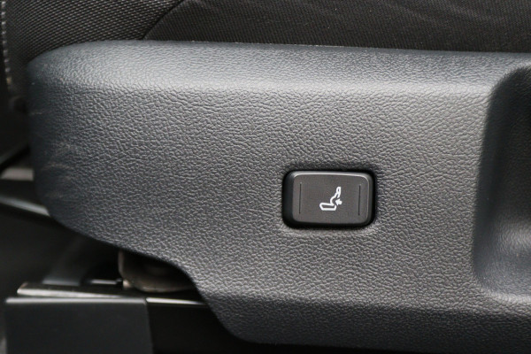 Toyota Corolla 1.8 Hybrid Business Plus ACC, Keyless, Camera, Apple Carplay, Stoel-/Stuuverw., 17"