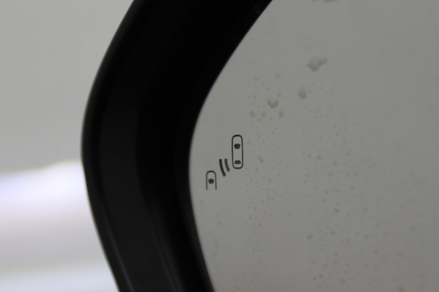 Toyota Corolla 1.8 Hybrid Business Plus ACC, Keyless, Camera, Apple Carplay, Stoel-/Stuuverw., 17"