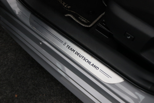 Toyota Corolla 1.8 Hybrid Business Plus ACC, Keyless, Camera, Apple Carplay, Stoel-/Stuuverw., 17"