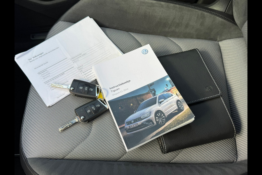 Volkswagen Tiguan 2.0 TSI 4Motion Highline R-Line * Panorama * Dynaudio * Side Assist *