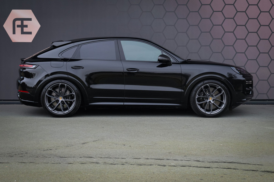Porsche Cayenne Coupé Turbo E-Hybrid met GT Pakket | KERAMISCH | 360 CAMERA | STOELVERWARMING | STUURVERWARMING | CARBON IN & EXTERIEUR | SUEDE HEMEL