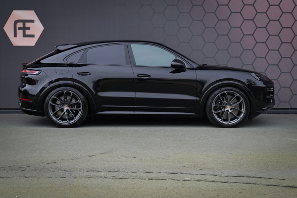 Porsche Cayenne Coupé Turbo E-Hybrid met GT Pakket | KERAMISCH | 360 CAMERA | STOELVERWARMING | STUURVERWARMING | CARBON IN & EXTERIEUR | SUEDE HEMEL