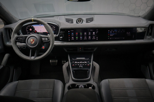 Porsche Cayenne Coupé Turbo E-Hybrid met GT Pakket | KERAMISCH | 360 CAMERA | STOELVERWARMING | STUURVERWARMING | CARBON IN & EXTERIEUR | SUEDE HEMEL