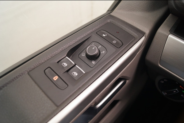 Volkswagen Transporter 2.0 TDI 150pk DSG L1-H1 Bulli -DIGI-NAVI-PDC-TREKHAAK-