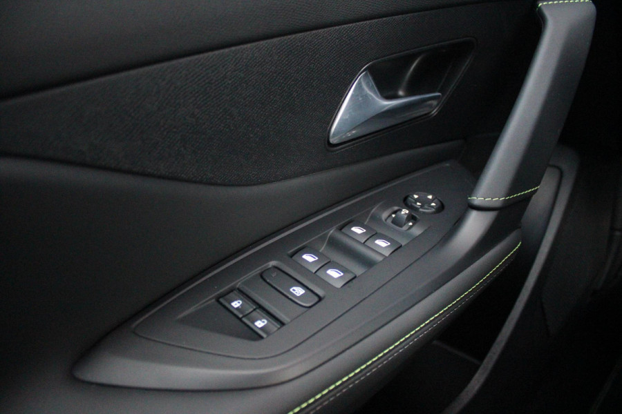Peugeot 308 1.6 Plug-in Hybrid 225PK GT | ELEKTRISCH BEDIENBARE BESTUURDERSSTOEL MET GEHEUGENFUNCTIE | VOORSTOELEN MET VERWARMING EN MASSAGE FUNCTIE | 360° CAMERA | PARKEERSENSOREN VOOR + ACHTER | NAVIGATIE | DRAADLOZE APPLE CARPLAY/ANDROID AUTO | DAB+ RADIO | DODEHOEK DETECTIE | ADAPTIVE CRUISE CONTROL | KEYLESS ENTRY/START | 18" LICHTEMETALEN VELGEN |
