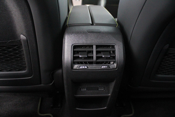 Peugeot 308 1.6 Plug-in Hybrid 225PK GT | ELEKTRISCH BEDIENBARE BESTUURDERSSTOEL MET GEHEUGENFUNCTIE | VOORSTOELEN MET VERWARMING EN MASSAGE FUNCTIE | 360° CAMERA | PARKEERSENSOREN VOOR + ACHTER | NAVIGATIE | DRAADLOZE APPLE CARPLAY/ANDROID AUTO | DAB+ RADIO | DODEHOEK DETECTIE | ADAPTIVE CRUISE CONTROL | KEYLESS ENTRY/START | 18" LICHTEMETALEN VELGEN |