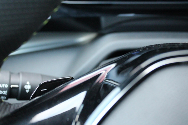 Peugeot 308 1.6 Plug-in Hybrid 225PK GT | ELEKTRISCH BEDIENBARE BESTUURDERSSTOEL MET GEHEUGENFUNCTIE | VOORSTOELEN MET VERWARMING EN MASSAGE FUNCTIE | 360° CAMERA | PARKEERSENSOREN VOOR + ACHTER | NAVIGATIE | DRAADLOZE APPLE CARPLAY/ANDROID AUTO | DAB+ RADIO | DODEHOEK DETECTIE | ADAPTIVE CRUISE CONTROL | KEYLESS ENTRY/START | 18" LICHTEMETALEN VELGEN |